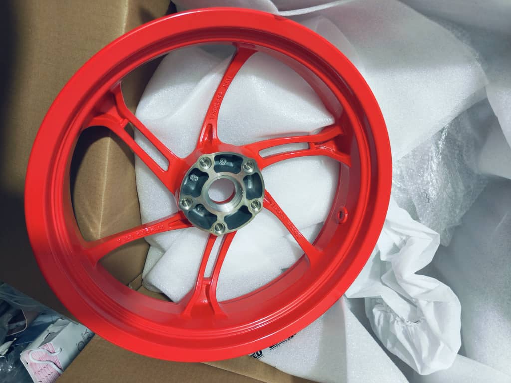 Rear Wheel Rim suit CF450SRS red color code is 6AQV-110201-3000-0RM00
