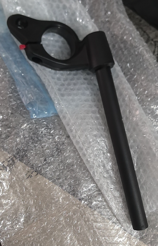 Radiator and Right Handle Bar suit CF700CLX sport code is 6GU#-181100-6000/ 6GUV-100120-7001