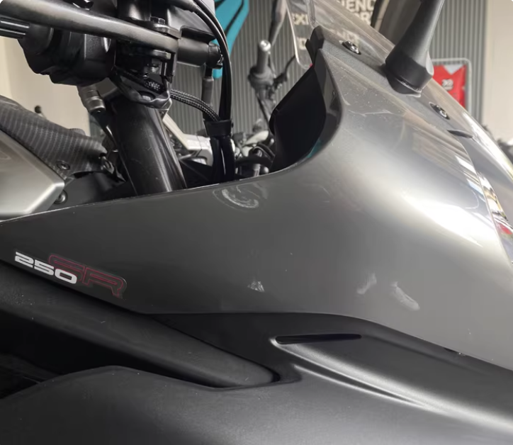 Headlight Right Cover suit CF250SR/CF300SR code is 6KMV-040202-3000-0HC00