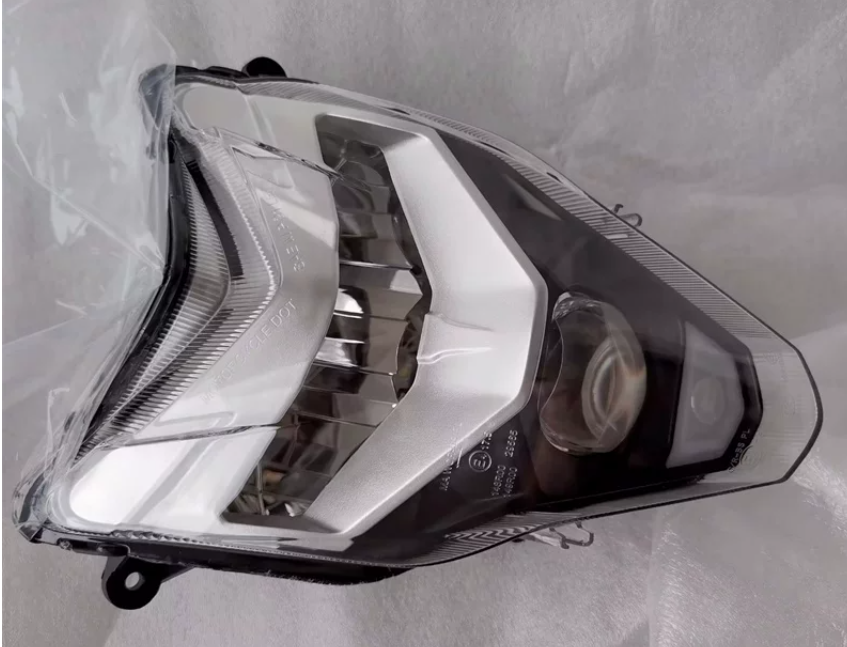 Headlight suit CF400NK code is 6NQ0-160100-00001