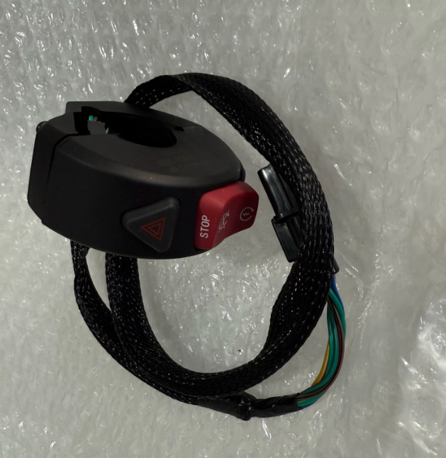 Right Handle bar siwtch suit CF800MT sport Code is 6WWV-167000-5000