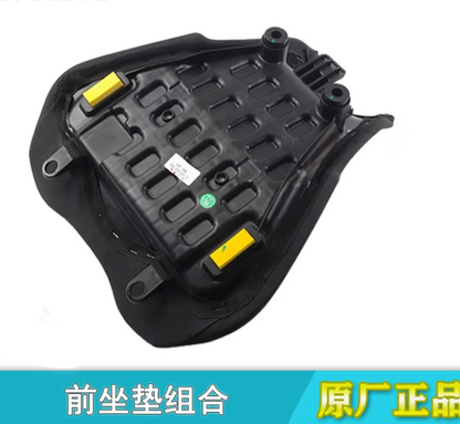 Front Seat suit CF675NK code is 6GUV-130100-5601-10